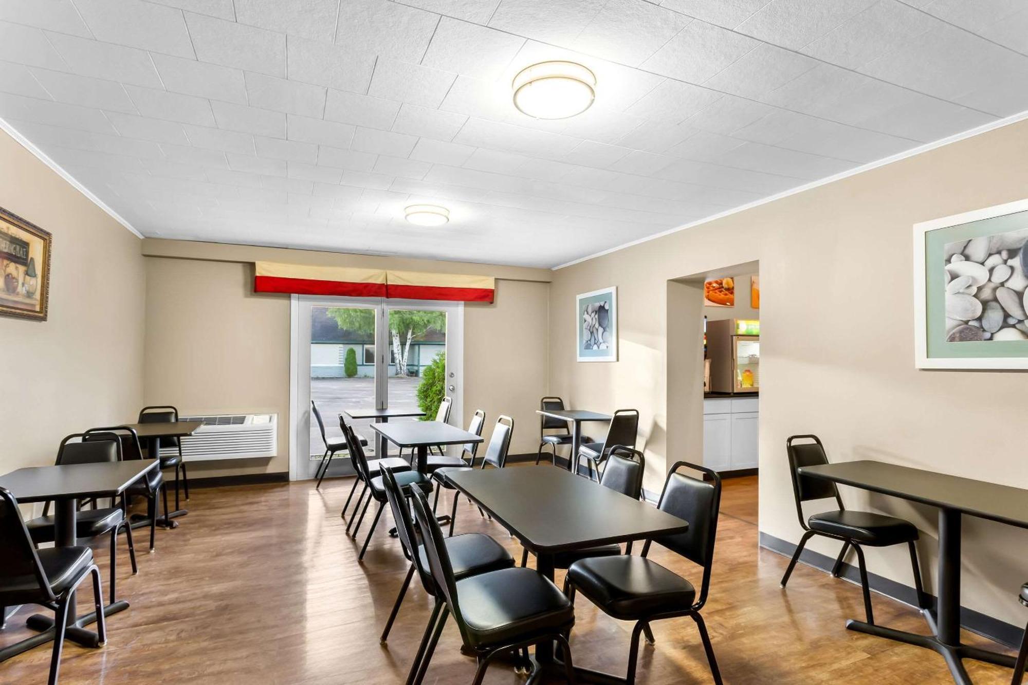 Rodeway Inn Gorham Eksteriør bilde