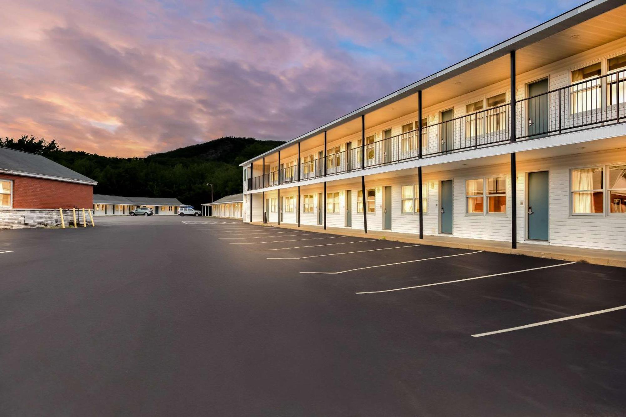 Rodeway Inn Gorham Eksteriør bilde